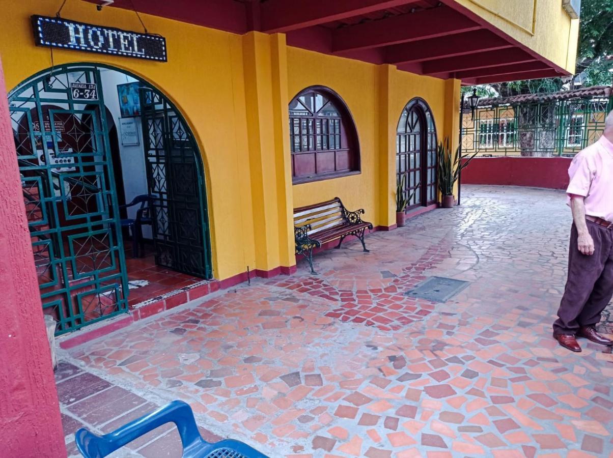 Hotel Acuarius กูกูตา ภายนอก รูปภาพ