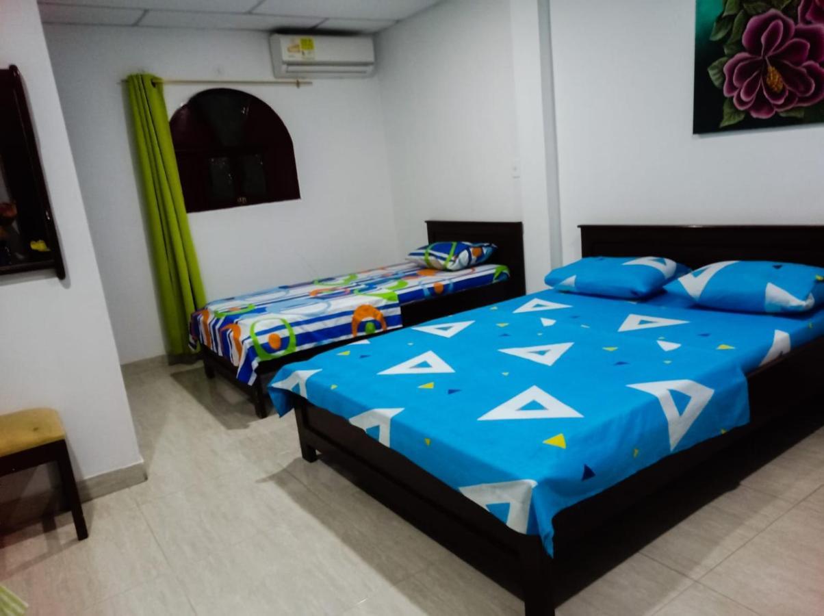 Hotel Acuarius กูกูตา ภายนอก รูปภาพ