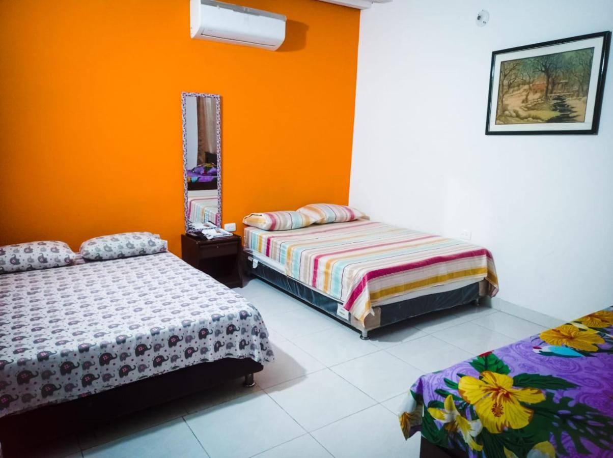 Hotel Acuarius กูกูตา ภายนอก รูปภาพ