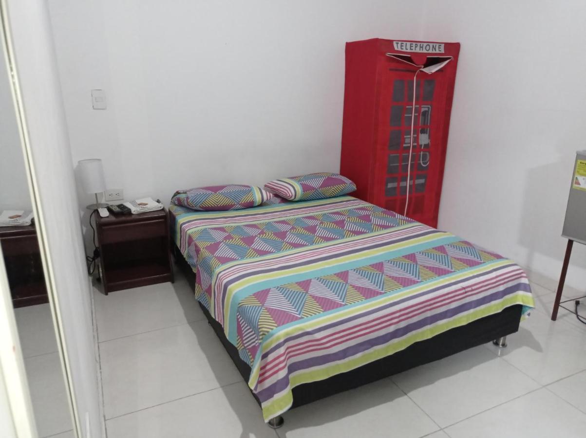 Hotel Acuarius กูกูตา ภายนอก รูปภาพ
