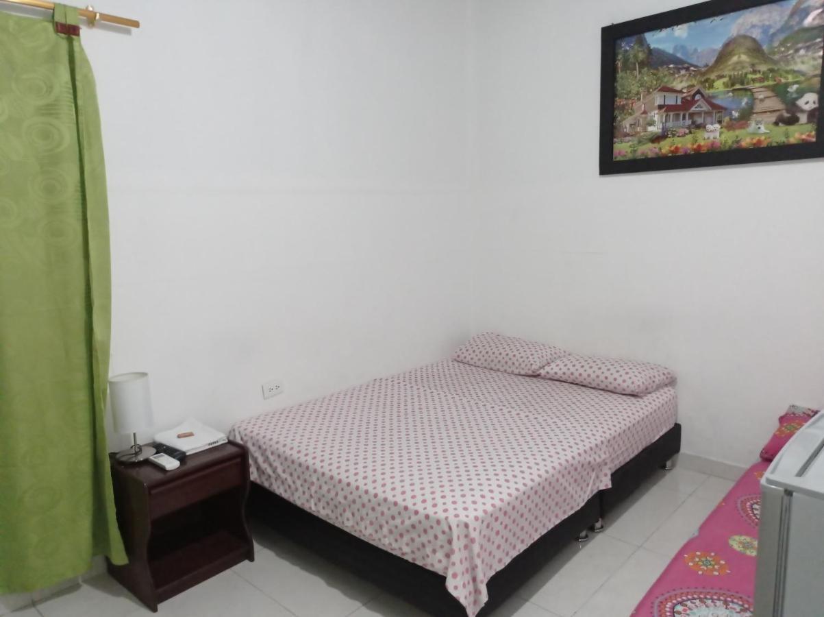 Hotel Acuarius กูกูตา ภายนอก รูปภาพ