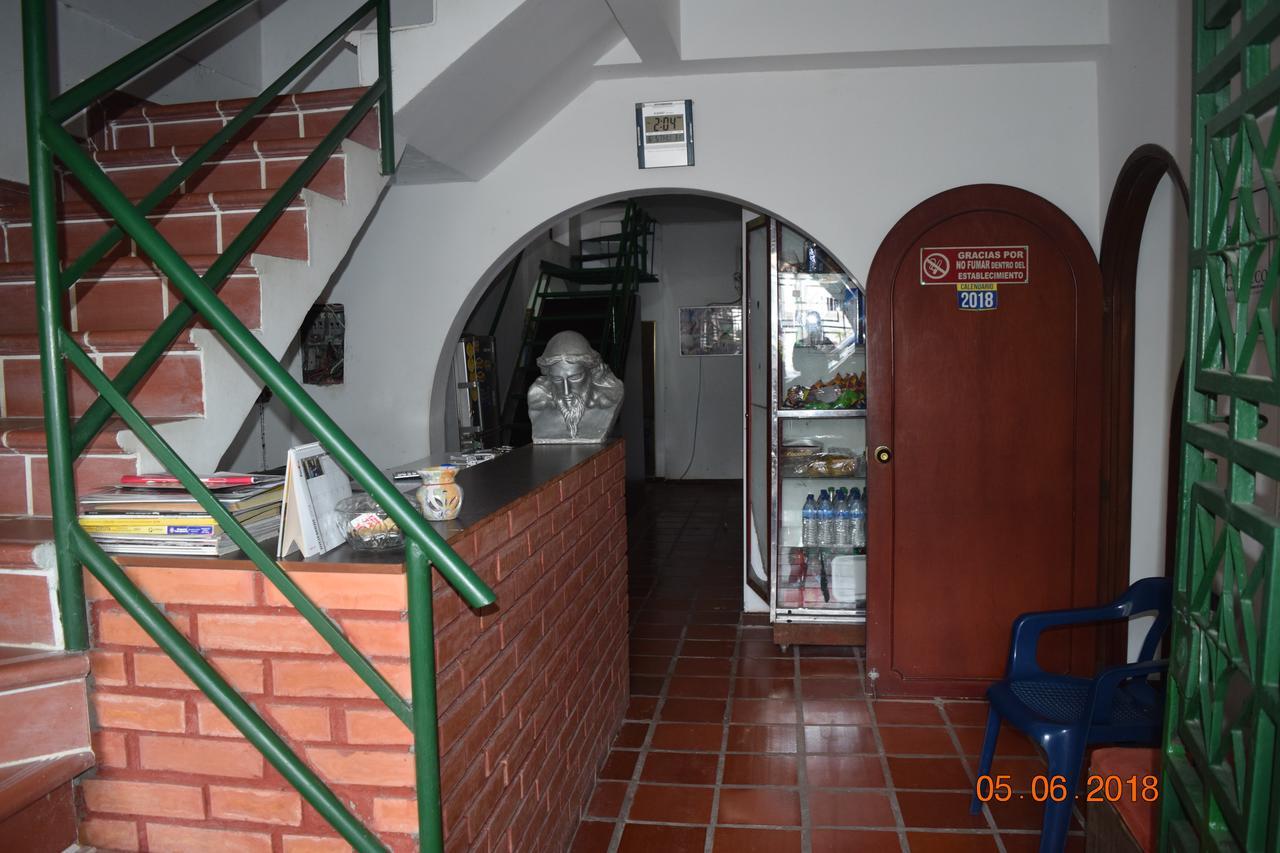 Hotel Acuarius กูกูตา ภายนอก รูปภาพ
